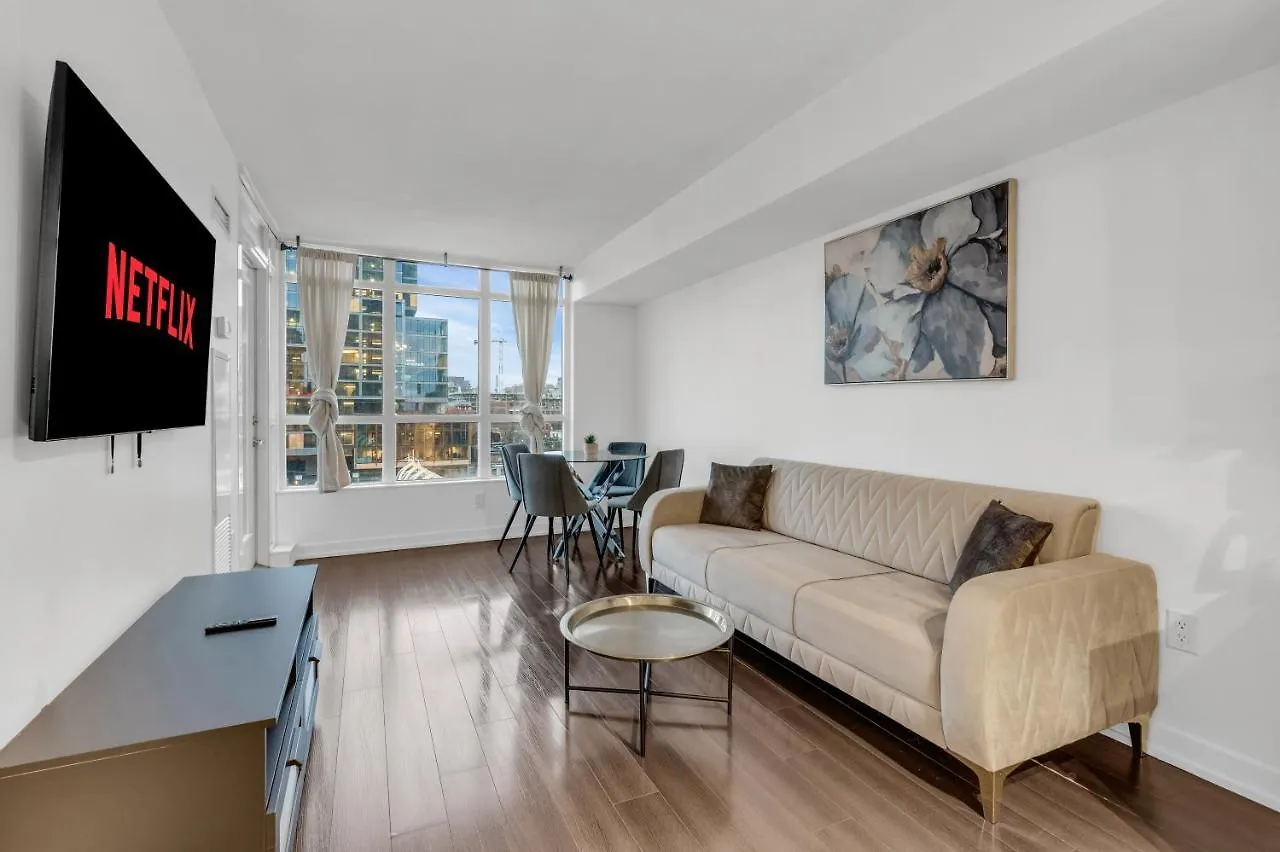 Cityplace Luxury Suites Toronto Hotel