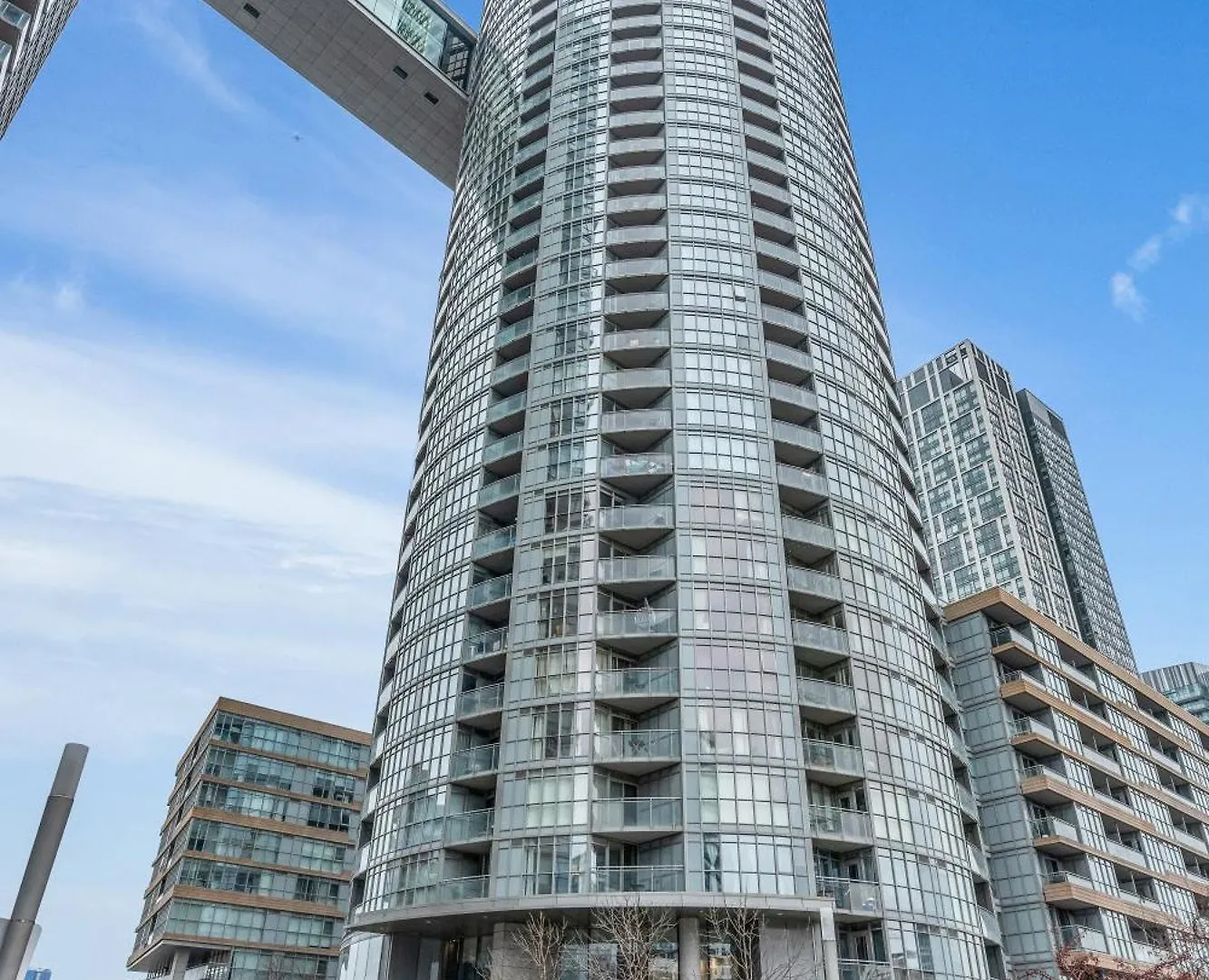 Cityplace Luxury Suites Toronto