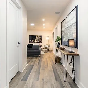 https://cheerful-and-modern-1-bedroom-residential-home.ottawa-hotel.net
