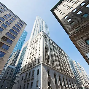 4* מלון One King West And