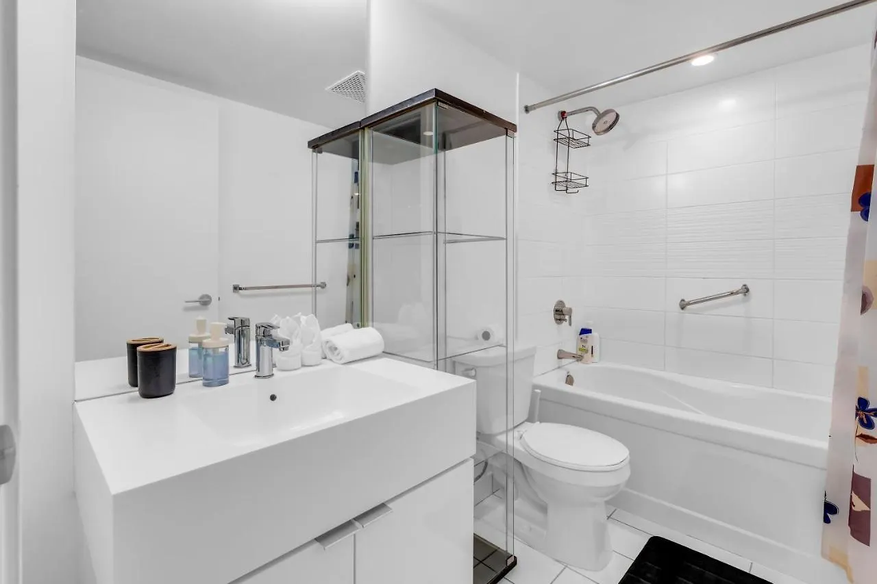 Cityplace Luxury Suites Toronto 0*,