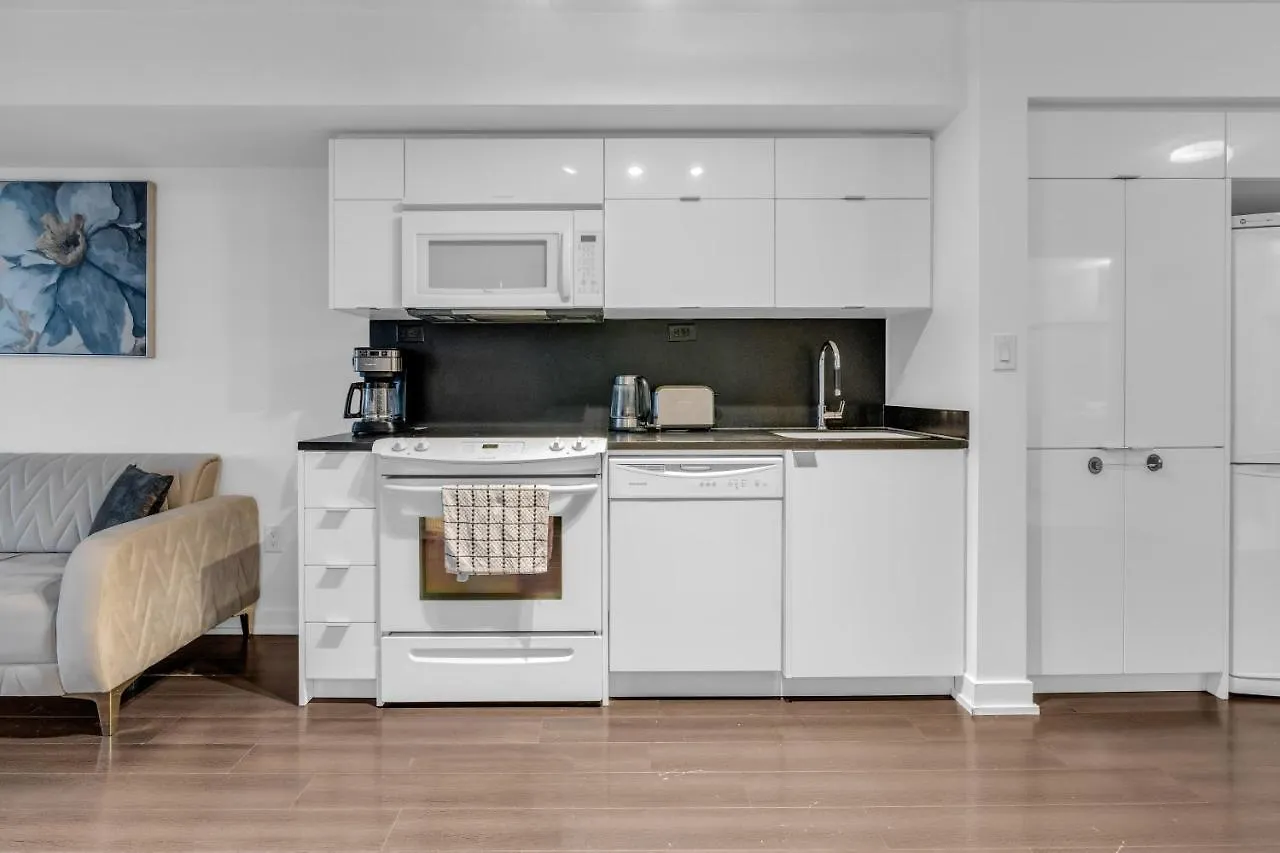 Cityplace Luxury Suites Toronto Canada